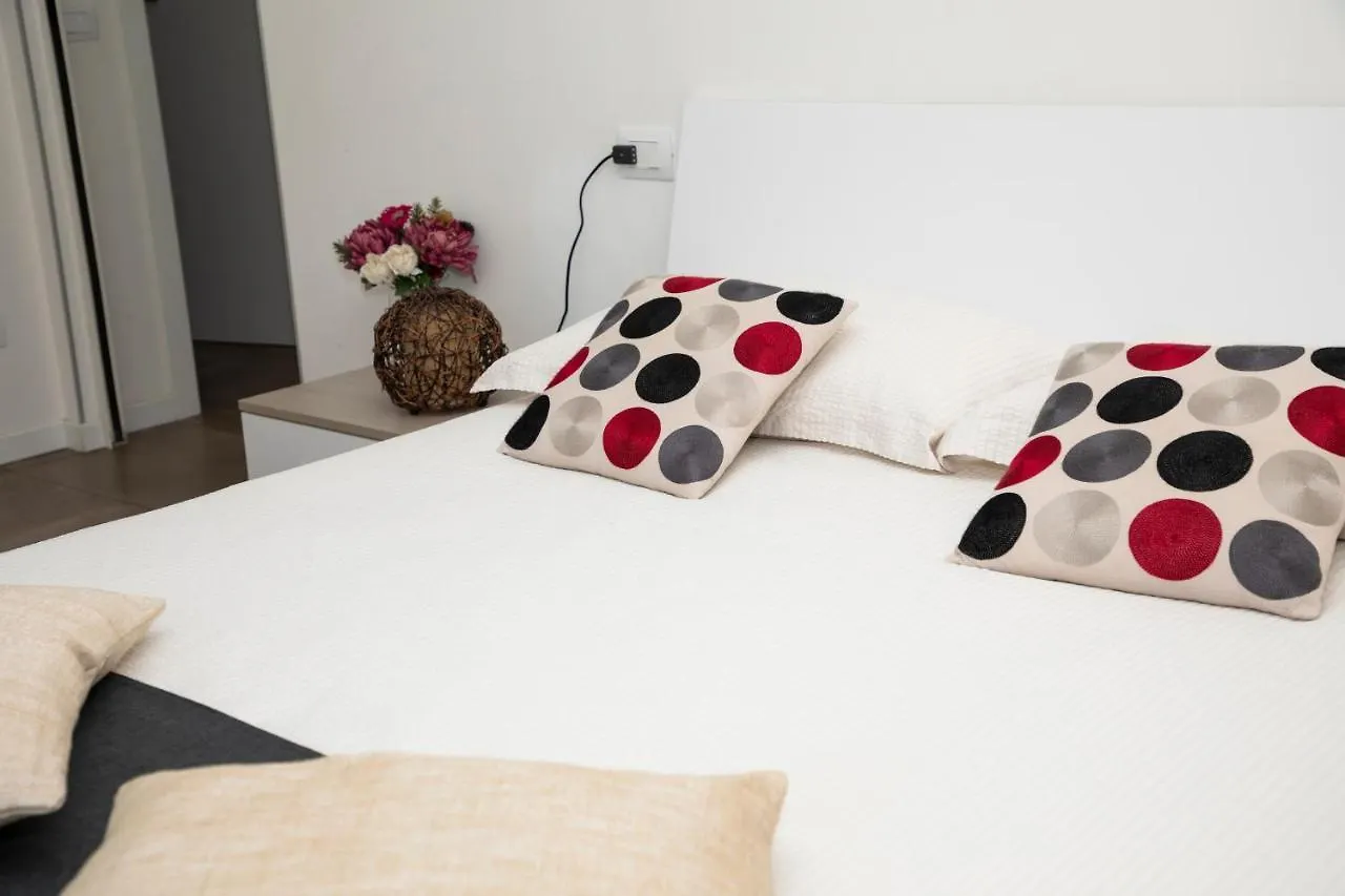 Guest house Maisonette Modena Park Italy