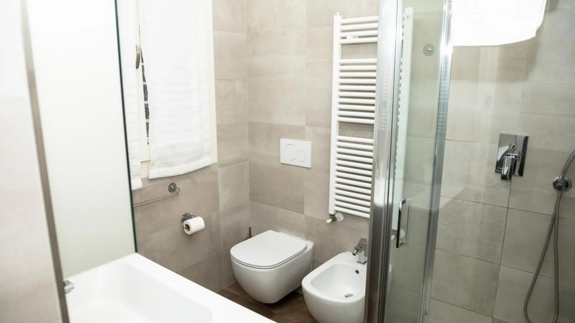 Guest house Maisonette Modena Park Italy