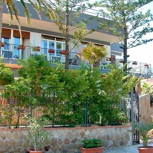 https://villa-gaia-hotel.sicilyhotelsitaly.net